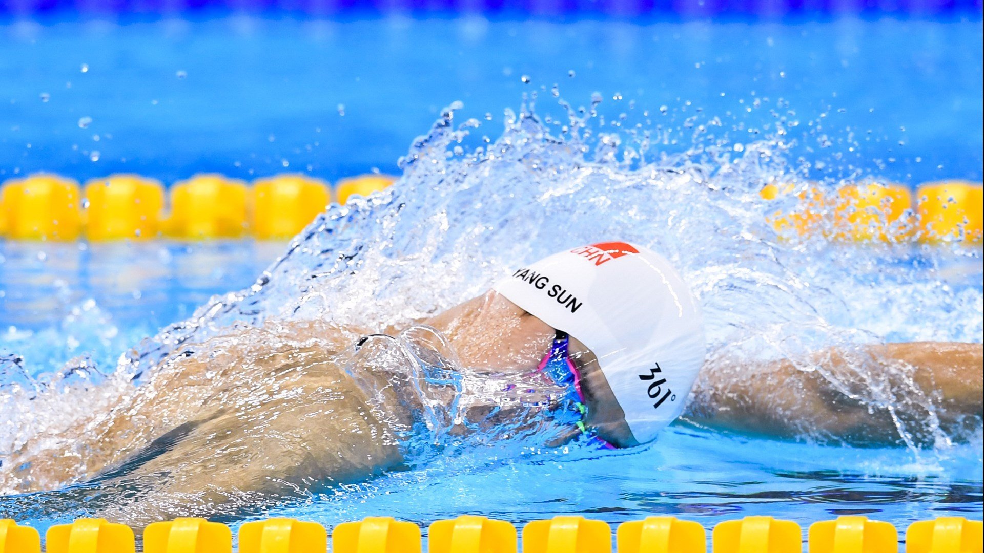 热议F1赛季冠军归属悬而未决，f1冠军叫什么